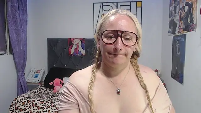 emperabigbootybigass' Live XXX Chat