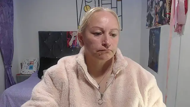 Živý XXX chat emperabigbootybigass