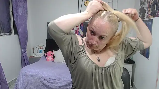 Živý XXX chat emperabigbootybigass