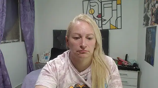emperabigbootybigass Chat XXX live
