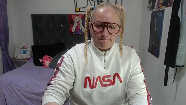 emperabigbootybigassn Live XXX chat
