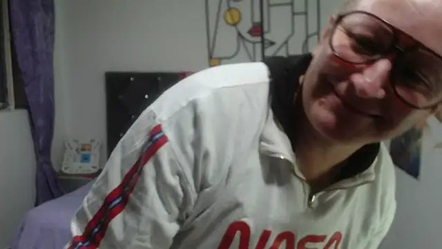 emperabigbootybigass XXX чат на живо