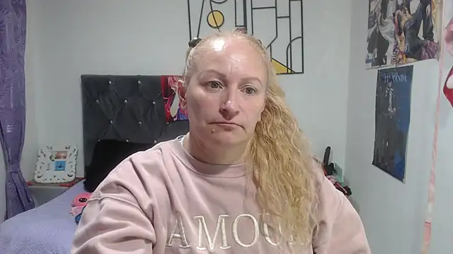 emperabigbootybigass Live XXX-Chat