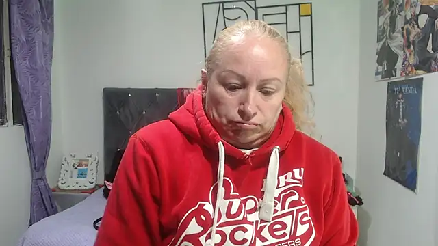 Živý XXX chat emperabigbootybigass