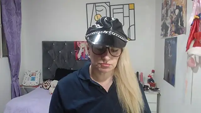 emperabigbootybigass Show Webcam