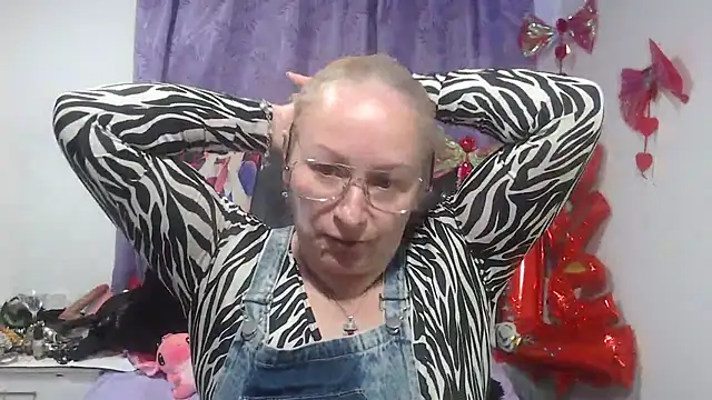 Онлайн чат XXX emperabigbootybigass