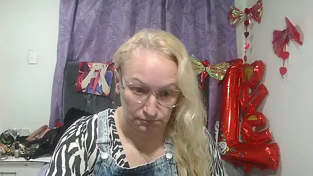 emperabigbootybigass Chat XXX live