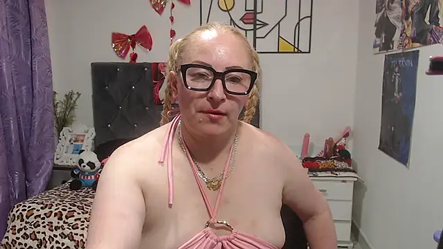 emperabigbootybigass Live XXX-Chat
