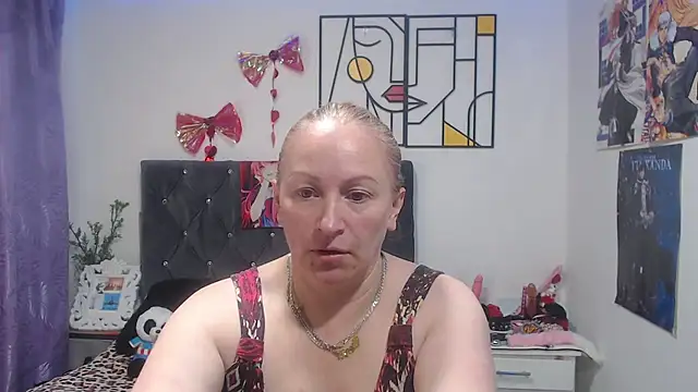 Webkamerová show emperabigbootybigass