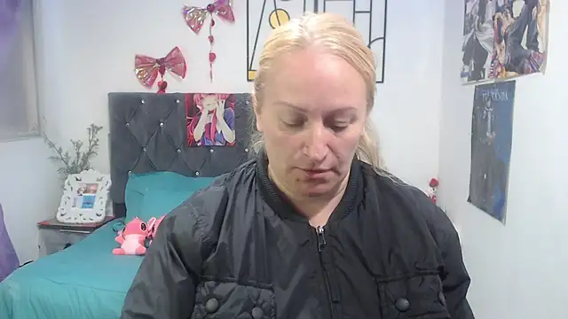 Webkamerová show emperabigbootybigass