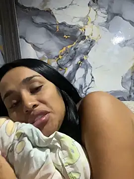 Chat +18 de KatalinnaBrown ao vivo