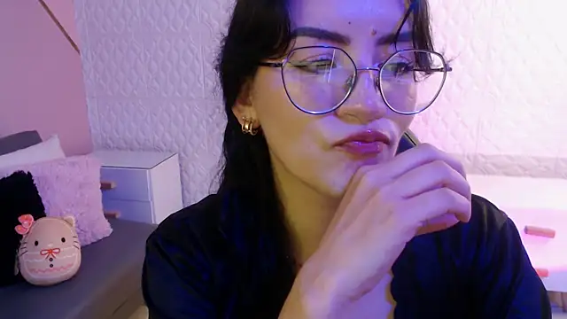 Violetaa_diazz élő XXX-chatje