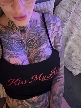 Chat +18 de MeganWitch ao vivo