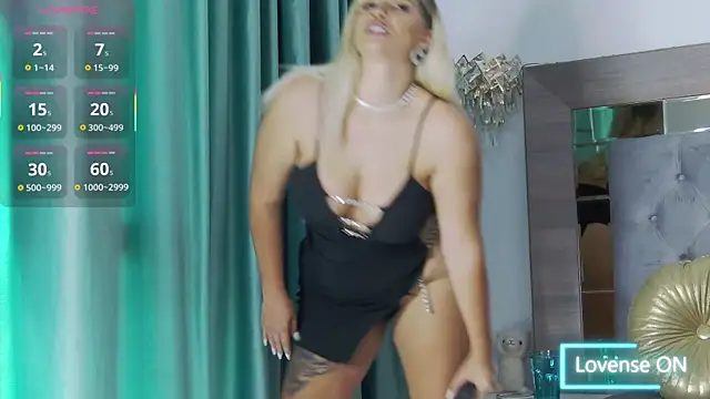 Chatroom XXX en direct de Lorehottie