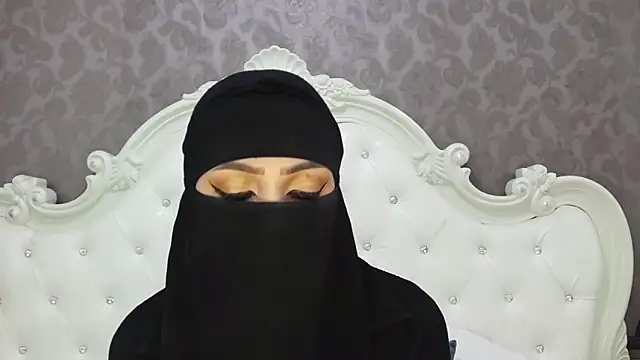 Pokazy przed kamerką – Hajar_Kar