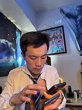 Asher_ Show in webcam