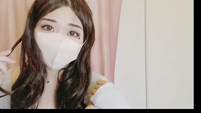 צ'אט XXX בשידור חי של miu_2525