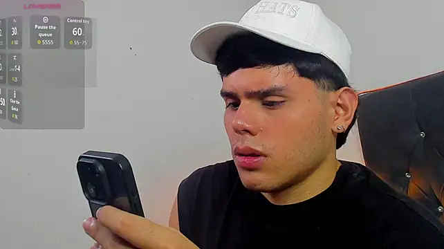 Nathaniel_Park: διαδικτυακό σόου στην κάμερα
