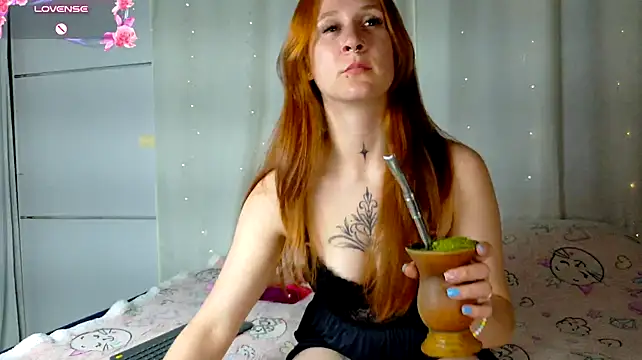 Show de Khalee_si na webcam