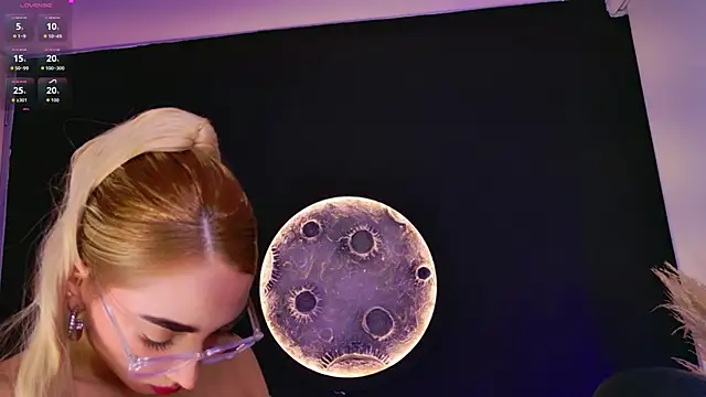 Sarajonnes 现场性爱视讯表演