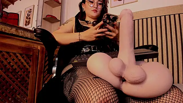 madame_ibby Adlı Modelin Canlı Sohbet Odası