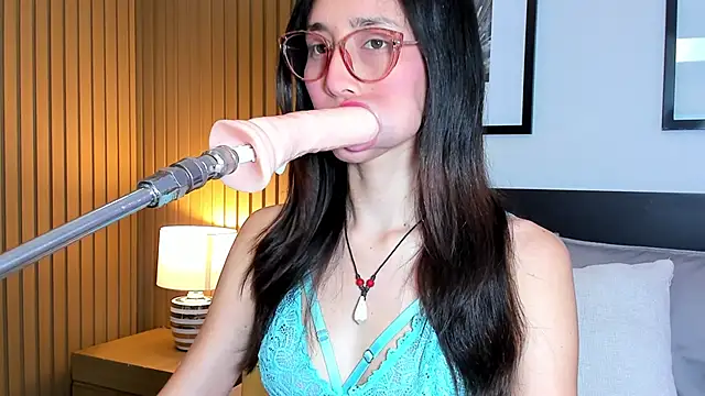 XXX chat uživo modela doll_bella_