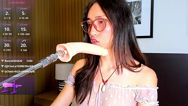 doll_bella_'s Webcam Show