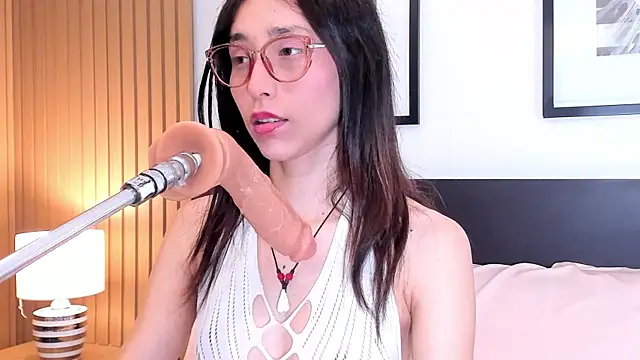 doll_bella_'s Live XXX Chat