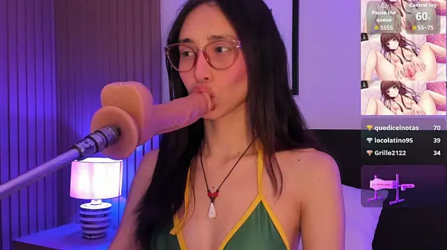 doll_bella_'s Webcam Show