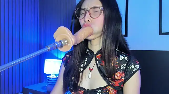 doll_bella_'s Webcam Show