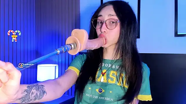 doll_bella_'s Webcam Show