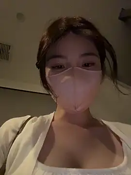 gougou13 Show in webcam