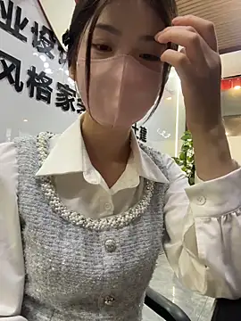 gougou13's Webcam Show
