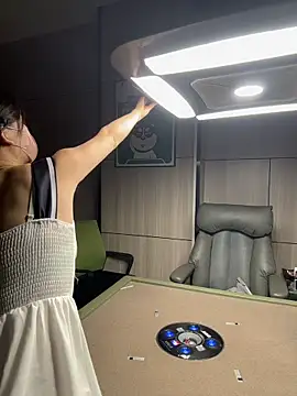 gougou13's Webcam Show