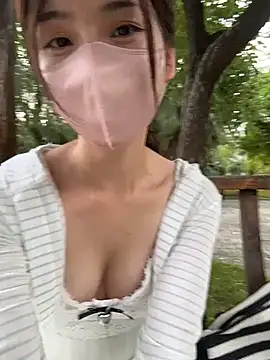 gougou13 Webcam Show