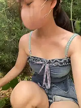 gougou13 webcam show