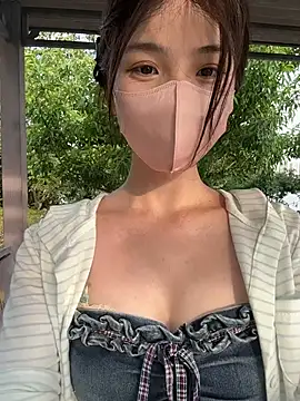 gougou13's Webcam Show