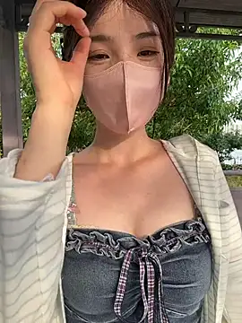 gougou13's Webcam Show