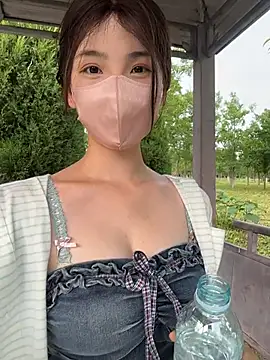 gougou13 Webcam Show