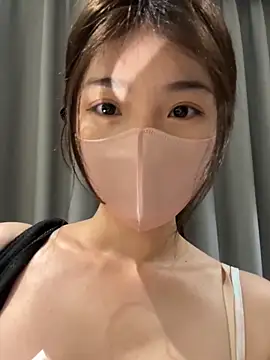 gougou13 Show in webcam