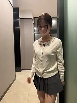 gougou13's Webcam Show