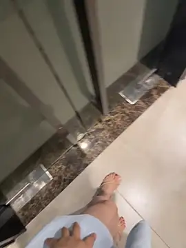 gougou13's Webcam Show