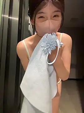 gougou13 Show in webcam