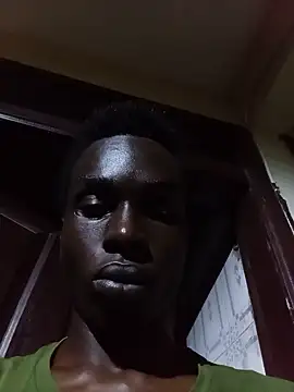 ShyyBoY1 Show in webcam
