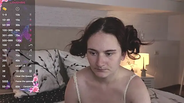 L1ittle_kitty_ Show in webcam