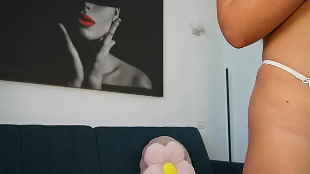izzy_belle Adlı Modelin Canlı XXX Sohbeti