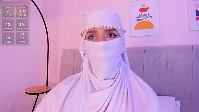 rawiya Show in webcam