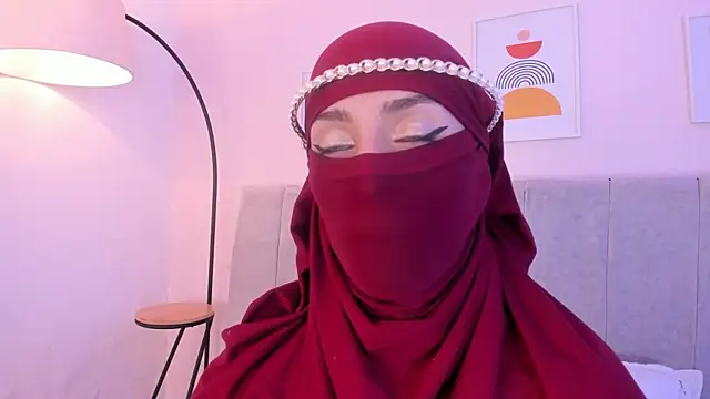 rawiya Show in webcam