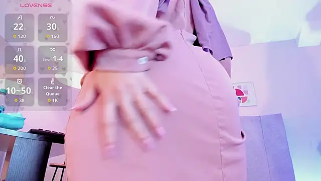 rawiya Show in webcam