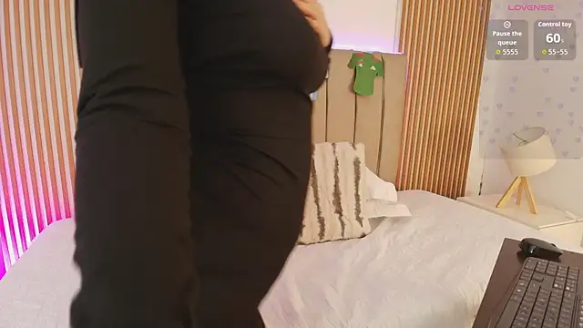 rawiya's Webcam Show